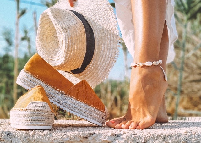 FOOTWEAR